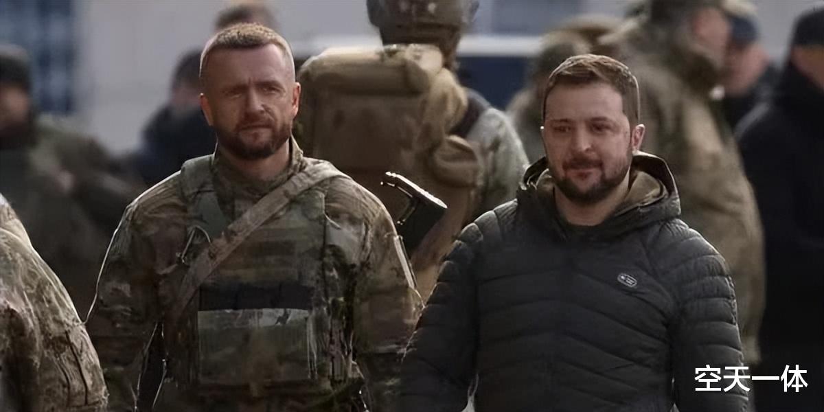 泽连斯基|和秦桧、黄四郎一样，泽连斯基也有自己的替身？为何要一起出现？