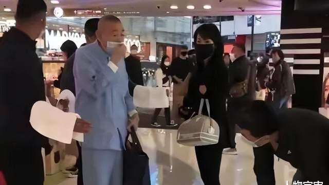 吕丽君|吕丽君改名吕姵霖，明眼人却从刘銮雄声明中读出深意，甘比实在厉害