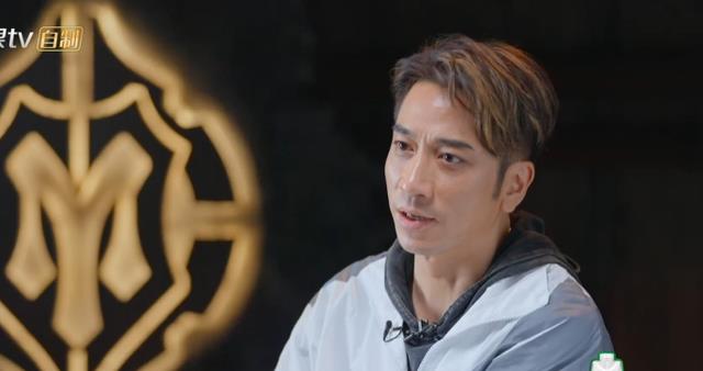 李易峰|吴卓羲、林峯互相表白,仁科却被移出群聊,陈小春帮忙调解矛盾