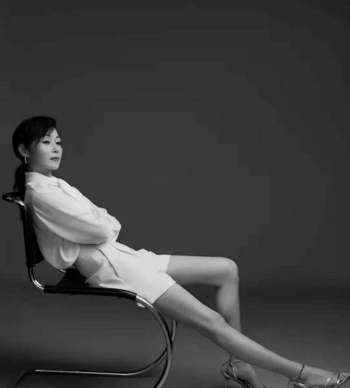 万绮雯|她是“香港第一美腿”，甄子丹为她抛妻弃子，如今50岁再度复出