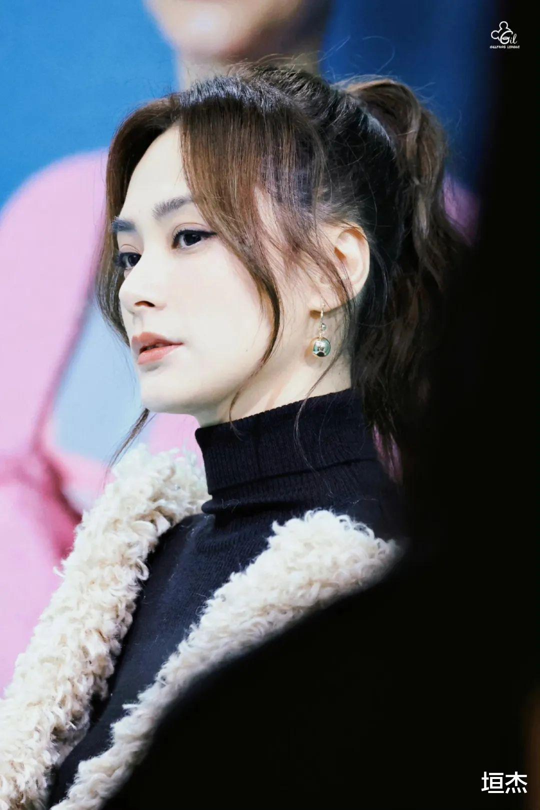 阿娇|阿娇终于把丑衣服扔了,来内地几年,时尚了十倍!