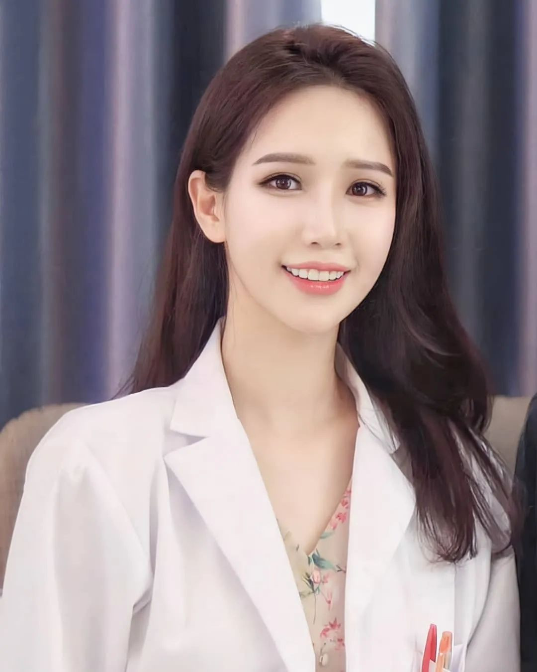 编发 她是颜值出众的韩国最美CEO，高贵的气质让人感觉高不可攀