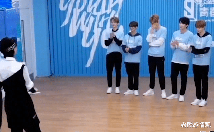 综艺节目|“戏子误国”惹来“嘲笑”，叫停综艺节目，为娱乐圈树立新形象！