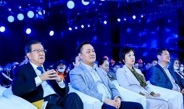 张志铭|张志铭：中专毕业给首富开车，因长相被首富妹妹看上，赚65亿身家