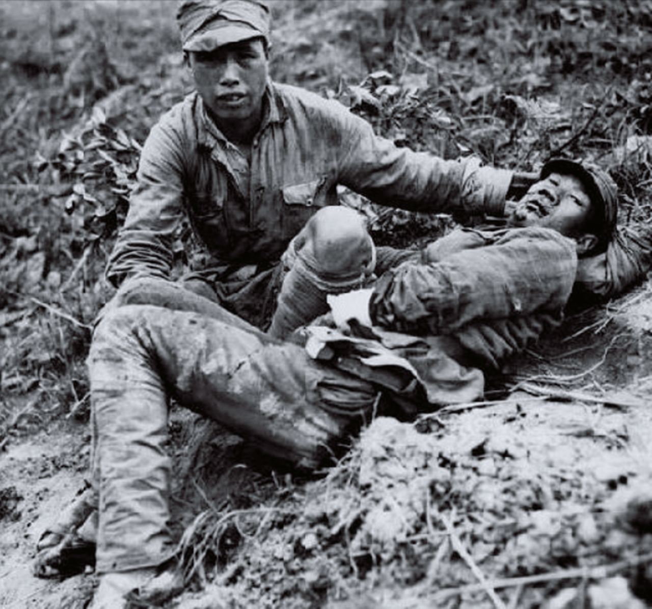 1963年首长下乡视察,发现断臂流浪汉,是自己“牺牲”13年的战友
