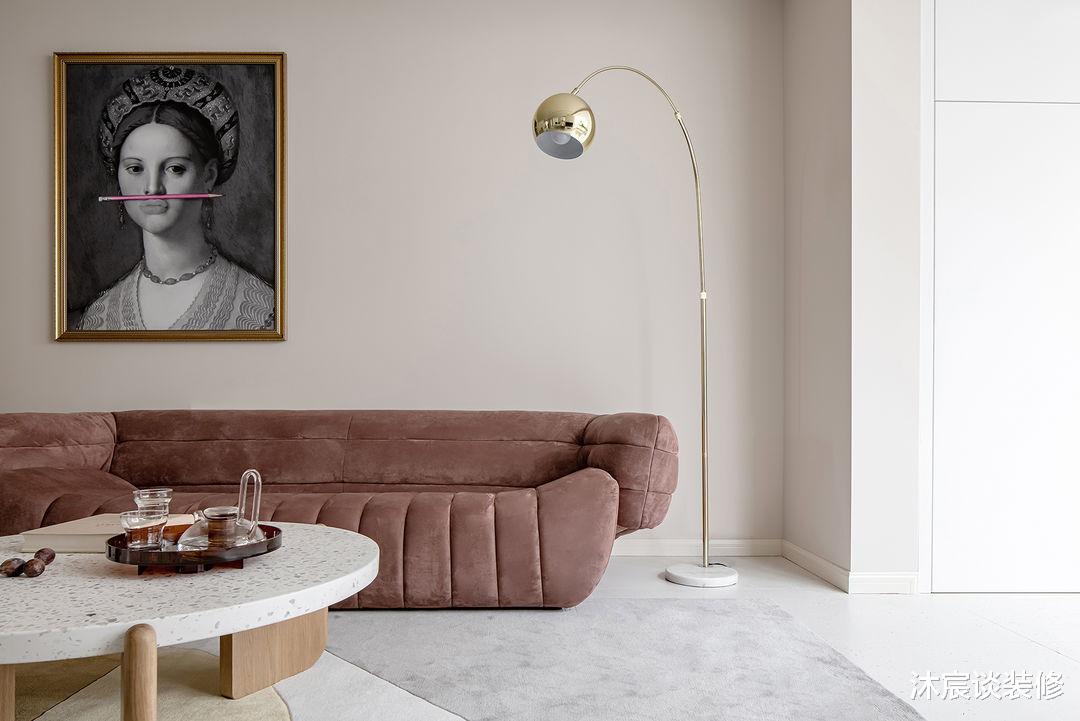 这对大学老师,把餐厅放在阳台就圈了好多粉,再开个天窗,美极了