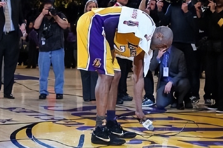 |NBA退役最风光的五人有谁？乔丹功成名就，科比空前绝后！