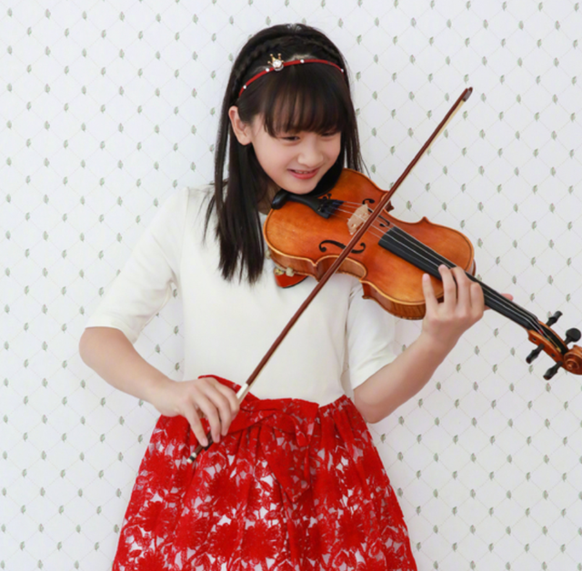 爸爸去哪儿|《爸爸去哪儿》10位女孩颜值变化大：丑萌的已逆袭，最美的到了尴尬期