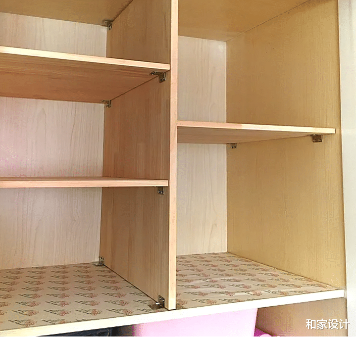 比起定制柜子,不如找个合适的地方做储藏室,整理更方便