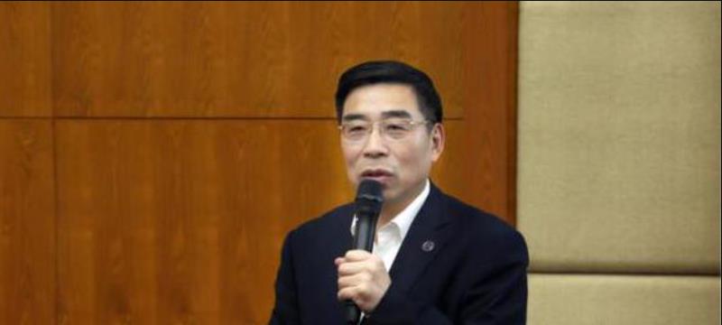 20年大学校长夏建国“双开”，包养情妇敛财2257万，下场罪有应得