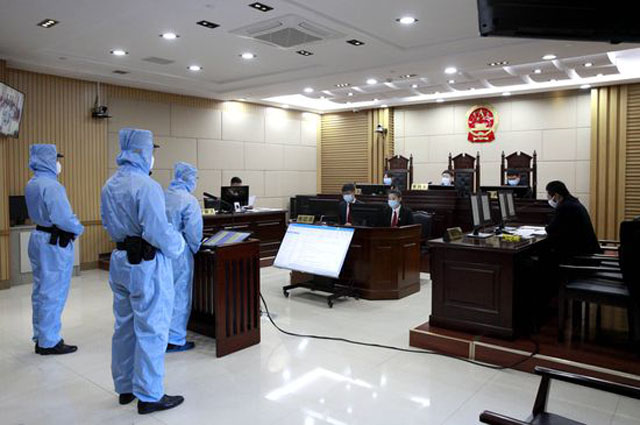 丈夫在床下发现陌生男子,妻子称是“碰巧”,终酿成现代“潘金莲”式悲剧