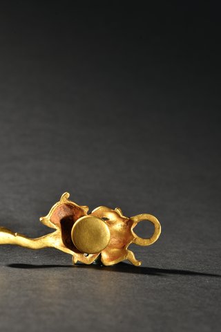汉代 纯金灵猴带勾