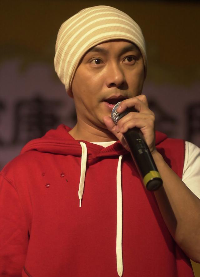 张卫健|《追光吧！》结束后，张卫健参加新综艺，何炅担任节目主持