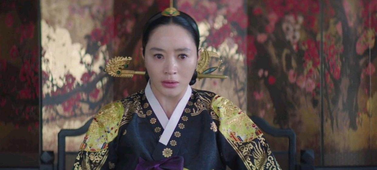 王后伞下|冤冤相报终不了，《王后伞下》第14集：杀害世子的凶手是在复仇