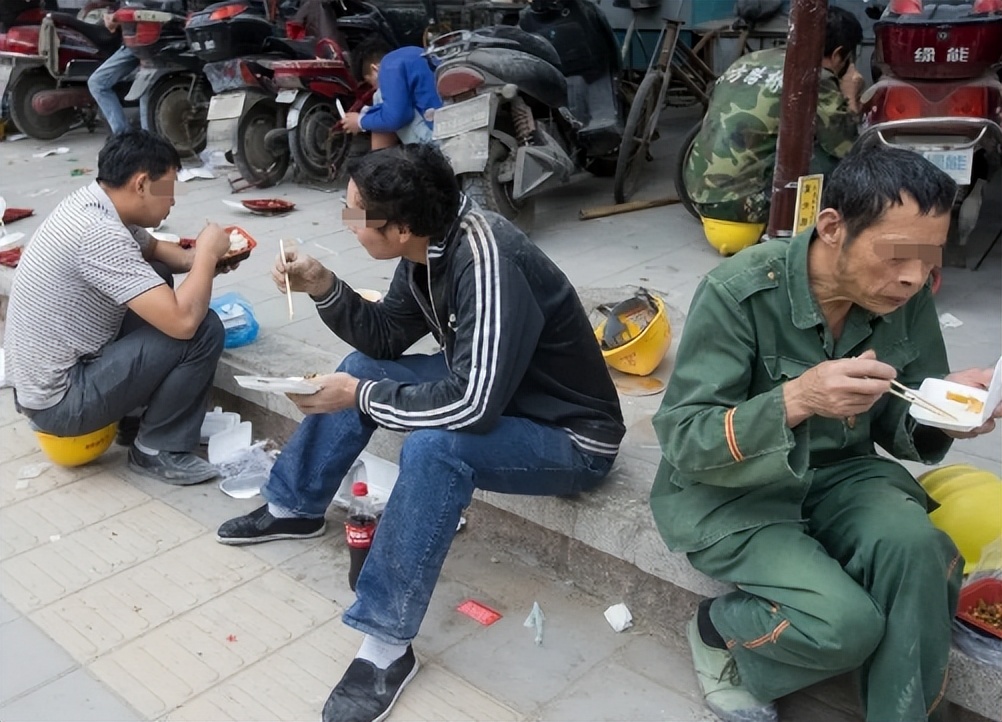 2009年,湖南农村家庭惨遭灭门,母女二人体内检测出同一人DNA