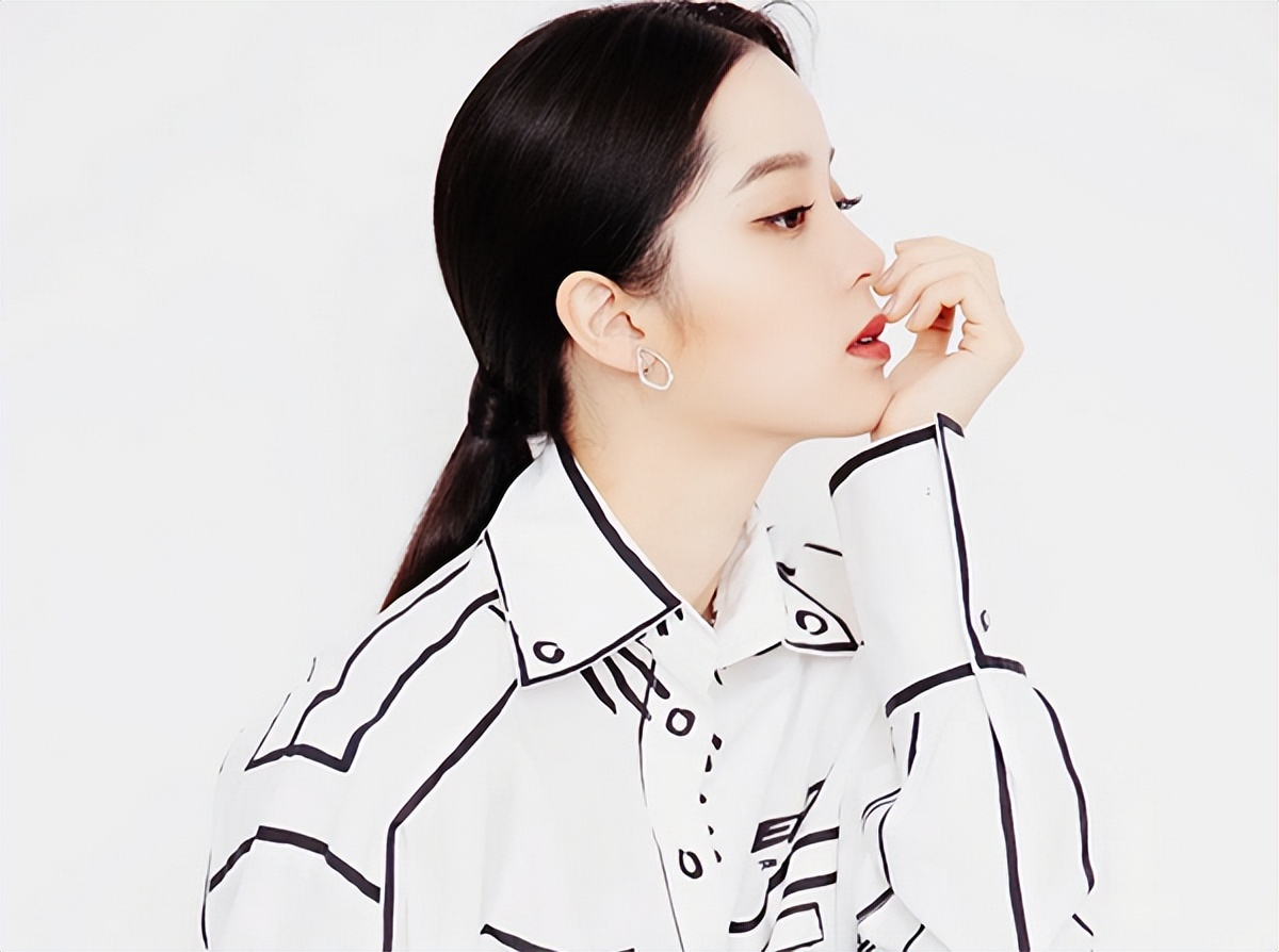 欧阳娜娜|明星光环要慎用,欧阳娜娜品牌溢价过高遭群嘲,名气不等于品质