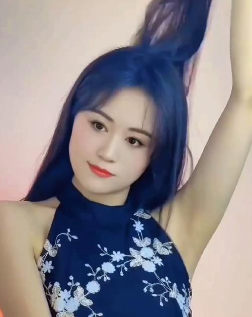 陈萌|陈萌亲自下厨显身手,为公公朱之文做油炸大虾,一个也没给小伟留