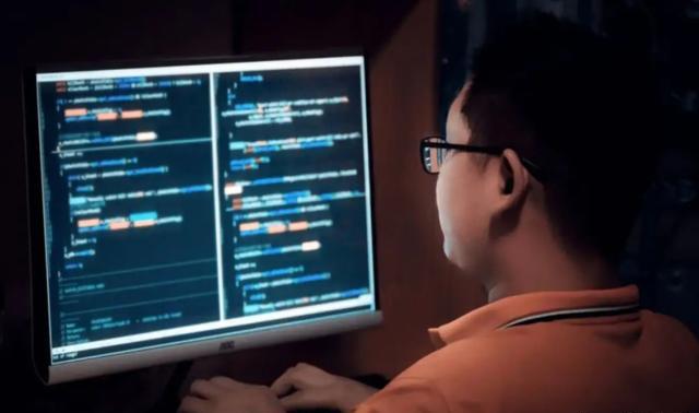 程序员|实习生3分钟解决BUG，老程序员看后默默转身