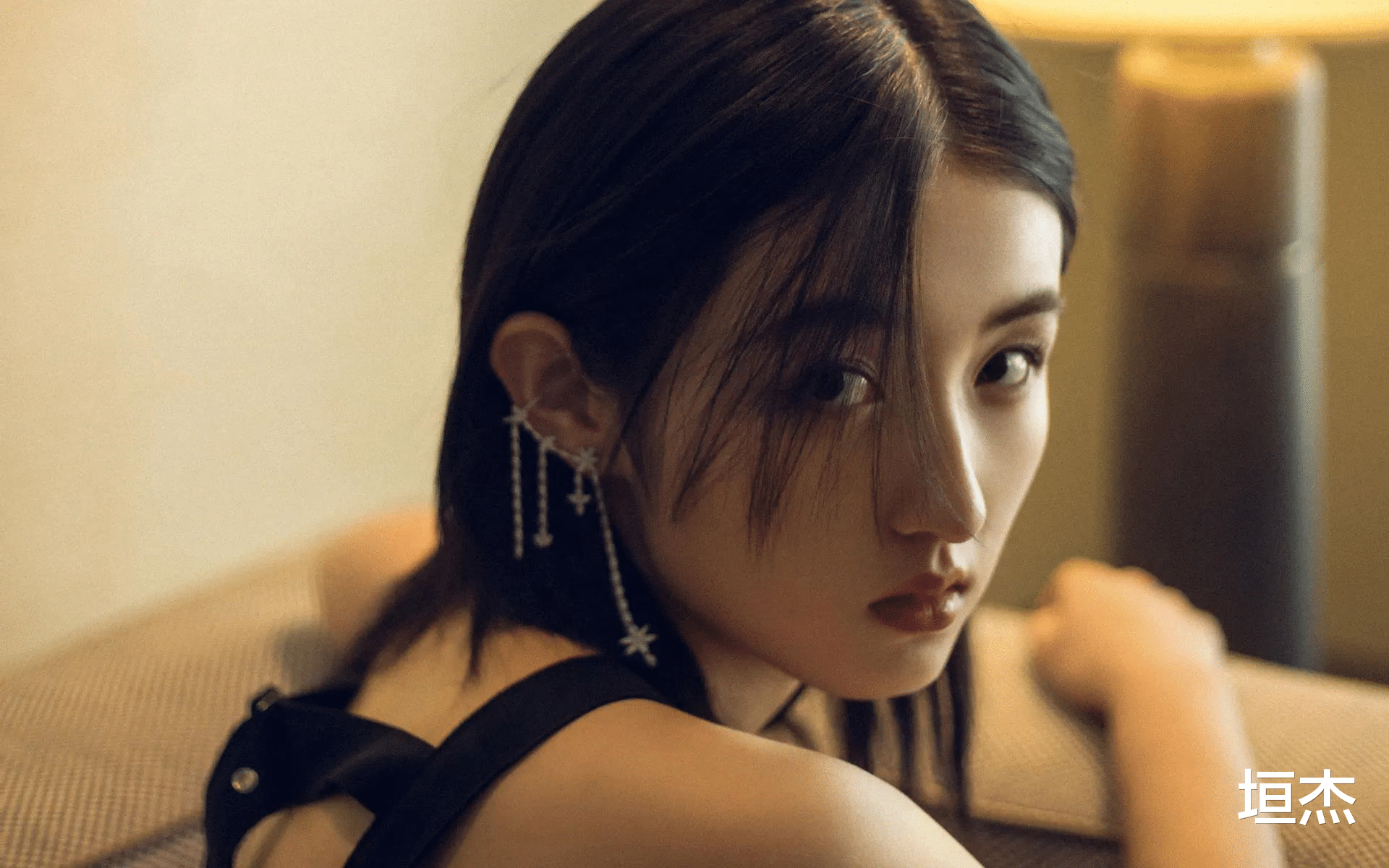 靳东|烂演技、假完美、凹人设,9位明星的好口碑,被狠狠撕下