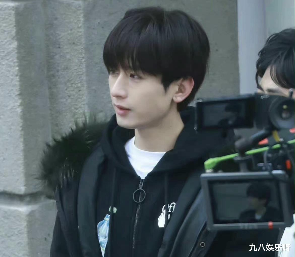 成毅|《南风知我意》未播先火，人气与热播剧不相上下，登榜第二