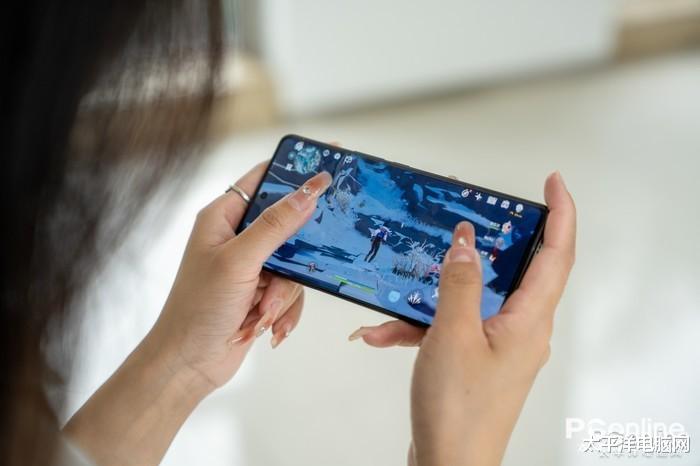 iPhone|何谓轻旗舰？这三款手机将手感和配置拿捏
