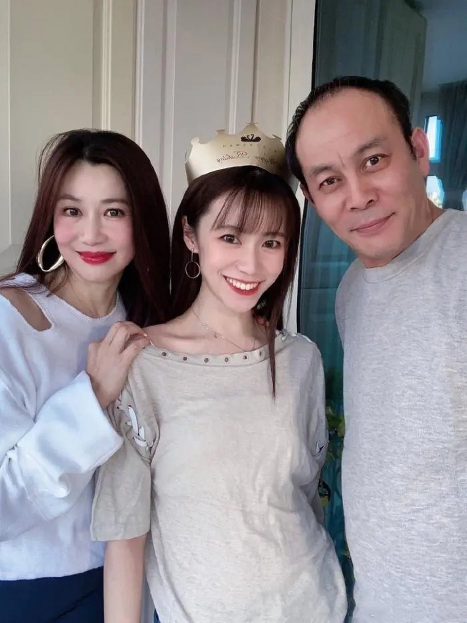 陈宝国|“携妻带子”进组的5位明星，一家3口演同一部剧，奈何子女捧不动