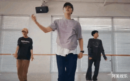 孙莉|又怀了?!剧组养四胎,被全网骂哭