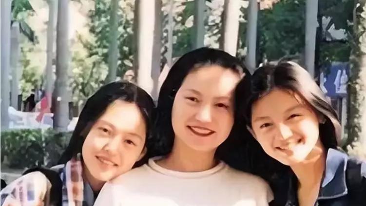 张兰|疯子为何斗不过绿茶？S妈在背后起关键作用，两个家族都不认输