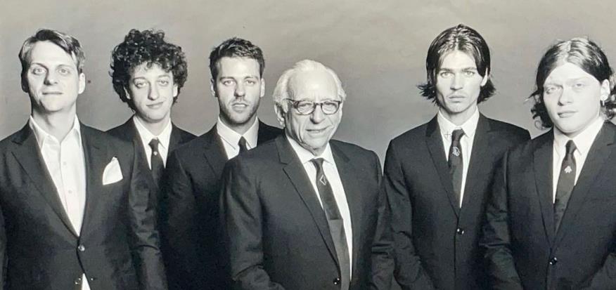 布鲁克林|小贝夫妇被豪门儿媳吐槽？儿子改姓“入赘”女方家，讨好巨富岳父太露骨