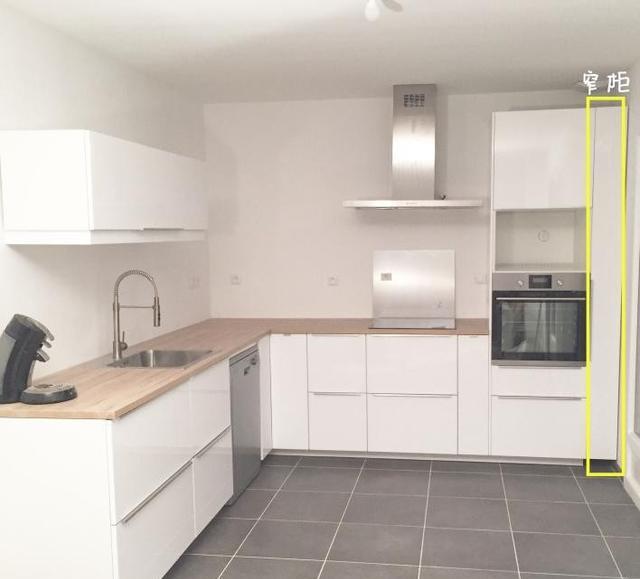 厨房不做满,反而在这加组立柜,储物翻倍不说,看着也够档次!