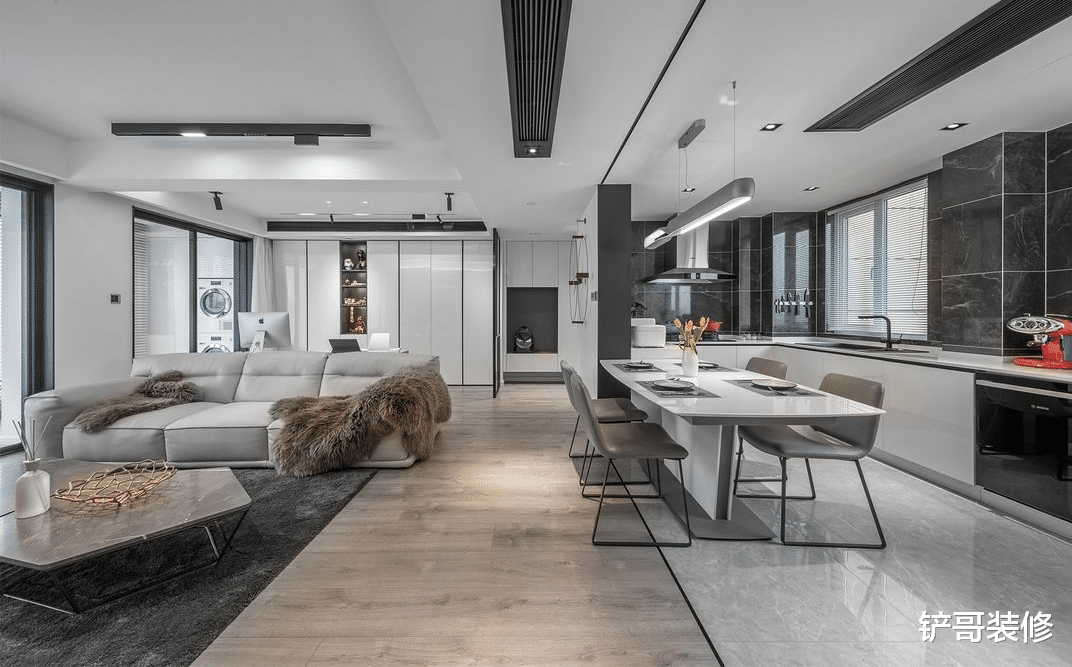 崇尚自由的业主，运用白灰色装饰，创造精致的生活空间