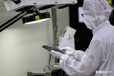 罗永浩|光刻胶巨头JSR：中国缺乏必要的基础措施开发尖端芯片技术