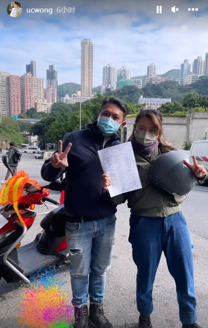 黄霑|黄霑女儿,现身考摩托驾照,46岁打扮朴素,未继承父亲遗产自力更生