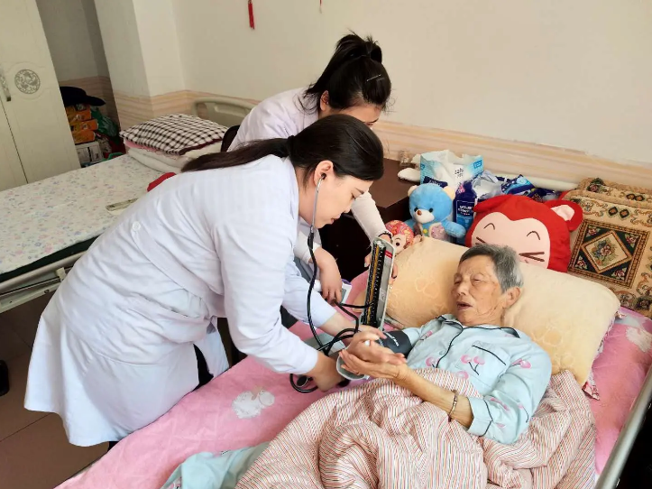 20年江苏保姆闷死83岁老人,淡定向雇主讨\喜钱\!
