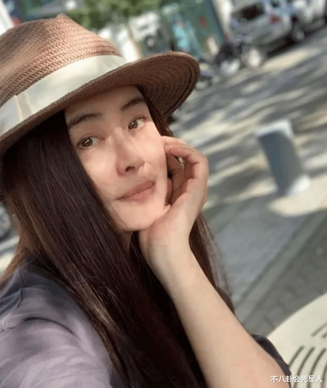 王祖贤|老艺人现状:王祖贤参加华人聚会哽咽,巩汉林豪宅饮酒作乐