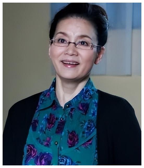 潘虹|国家一级演员潘虹：24岁嫁人，28岁爆红，68岁未婚无儿无女