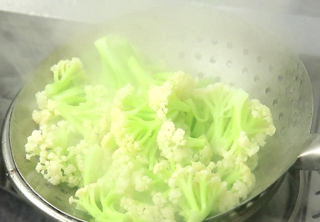 二次感染增多,提醒中老年:多吃5种“高维C”菜,提高抵抗力
