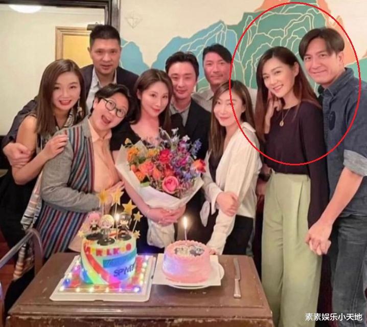 马国明|汤洛雯马国明放闪，开豪华游艇出海，夕阳中在海面上甜蜜拥抱