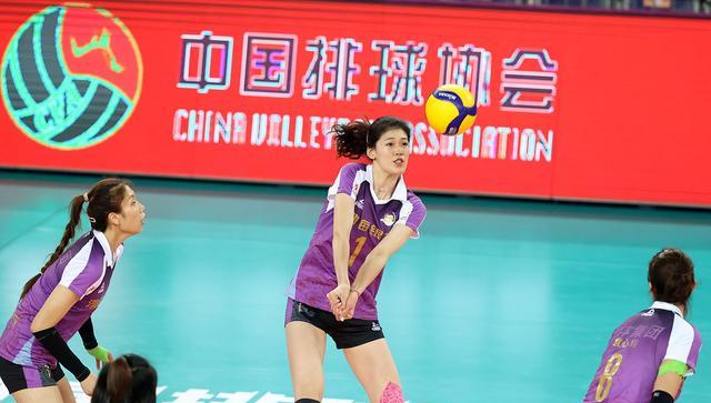 李盈莹|心疼！天津女排姐妹花暴瘦，李盈莹成“领导”，王艺竹竞争主力