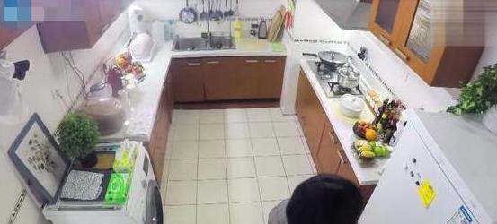 晒晒韩雪现实住的豪宅，阳台直接封起来做榻榻米，科技感十足