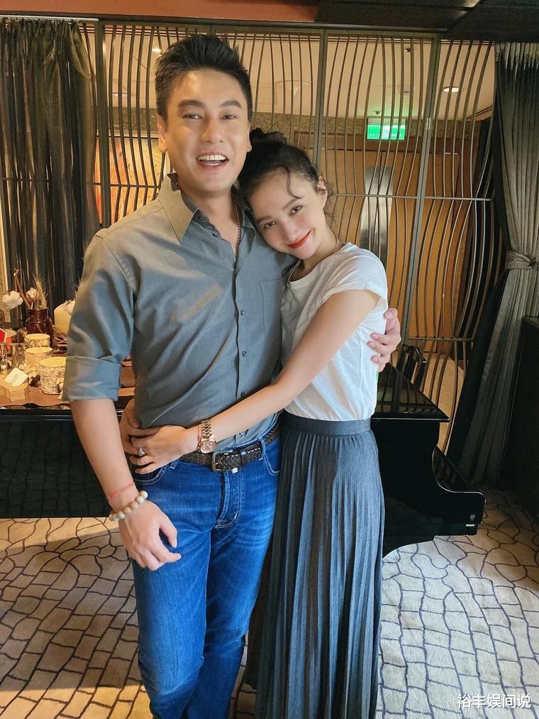 景甜|43岁朱孝天秀恩爱!在线与妻子互诉衷肠,曾直言除了老婆没有朋友