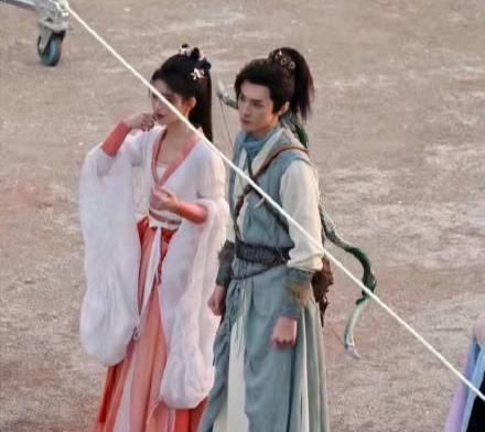陈哲远 陈哲远《仙剑4》路透：高马尾极具少年感，造型还跟李逍遥相似