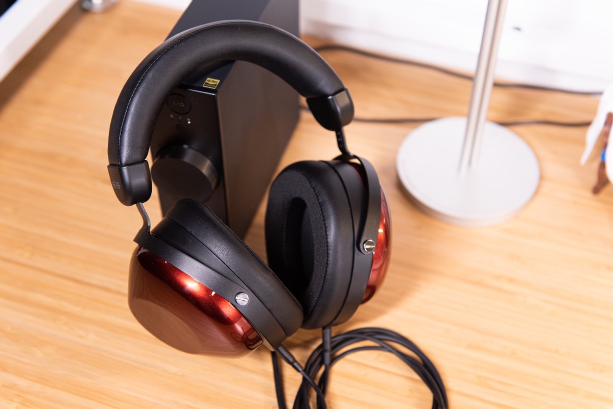 耳机|暖到心坎里的调教风格！HIFIMAN HE-R9拓扑振膜动圈耳机体验