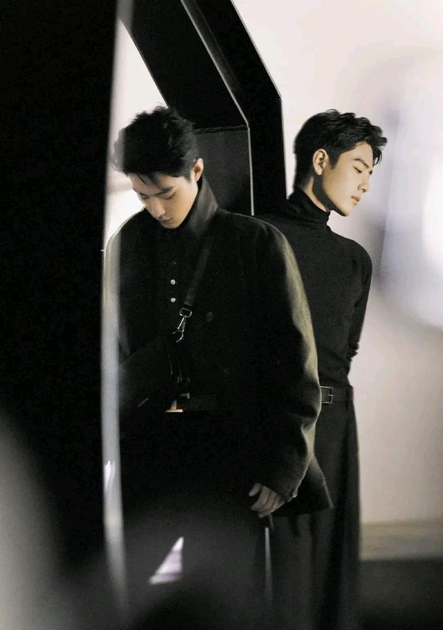 肖战|肖战获最帅男演员称号,汪编剧和职黑先后破防,言语幼稚令人捧腹