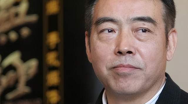 陈凯歌|“京圈太子爷”被曝长跪不起,陈凯歌会原谅他,找回丢失的体面?