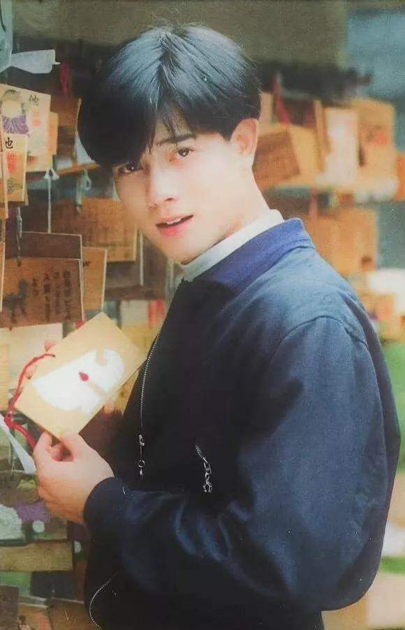 帅哥|“顶级帅哥”还看90年代！10位香江男星，个个面如冠玉，气质绝伦