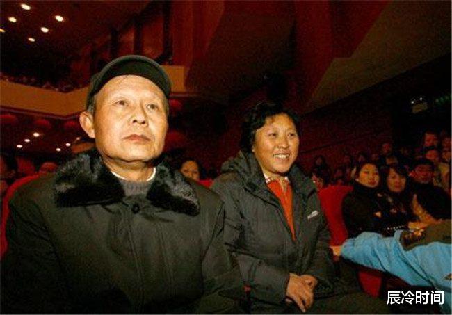 小姐姐|李玉刚：成名前身上全是刀疤，成名后梅葆玖怒斥他是个小丑