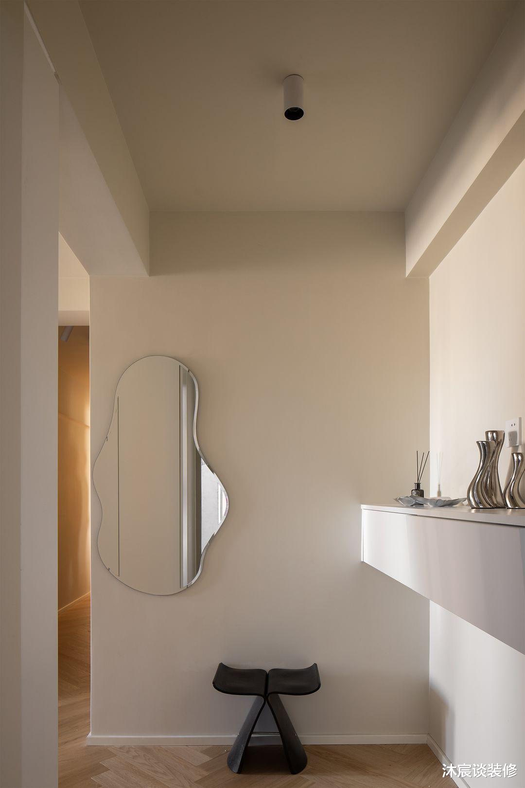 暗黑跑道房重新改造,室内温暖随性、慵懒治愈,老破小成功逆袭!