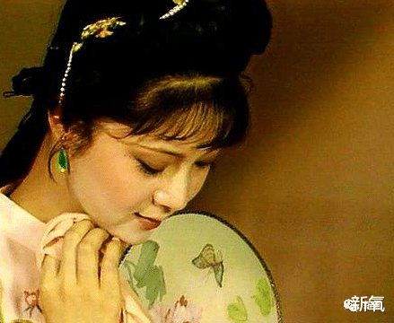 昆凌|看完7年3胎的昆凌，我想问皮相究竟算什么…