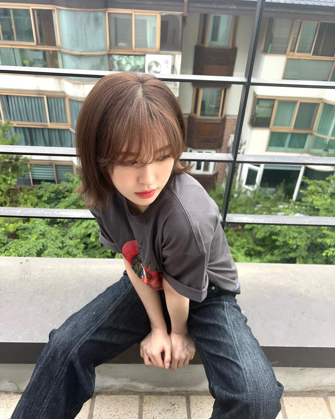 清爽的短发魅力，Red Velvet Wendy干净利落不失可爱，少年感的氛围